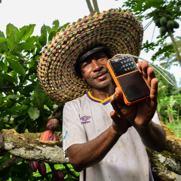 Chegar a comunidades last-mile com soluções solares personalizadas