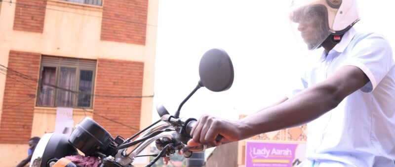 Estimular os novos motociclos do Uganda